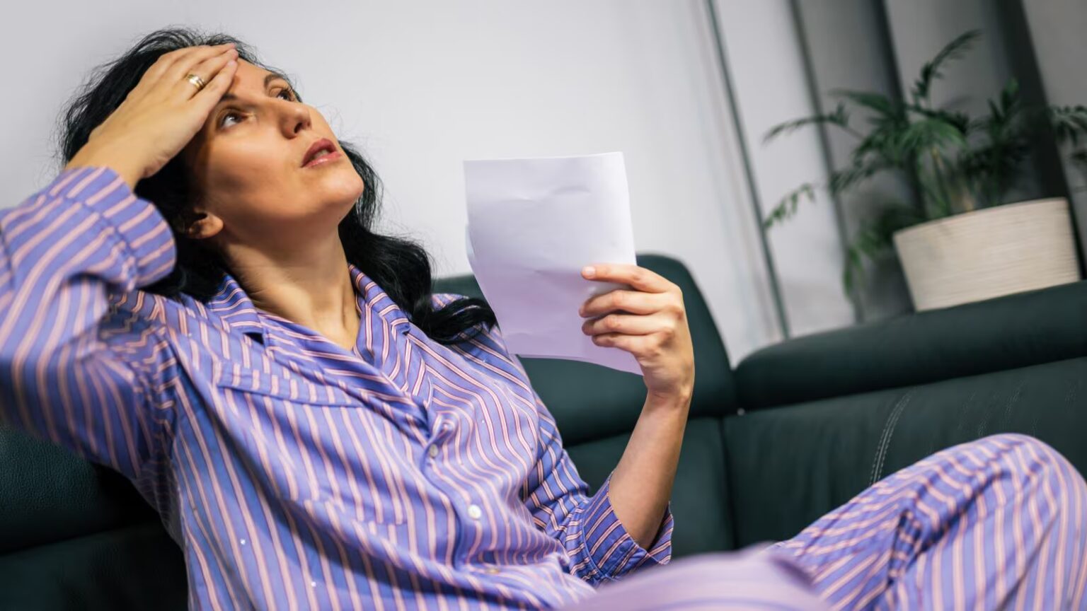 Hot flashes during your period? A gynaecologist explains why it happens and how to manage it