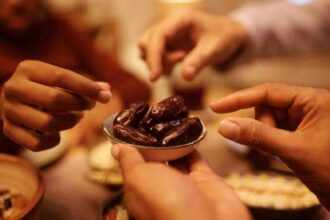 How to maintain steady energy levels during Ramadan: Overeating at Iftar vs undereating at Sehri